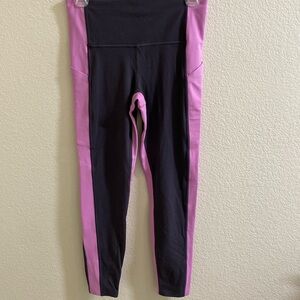 Athleta Gray Pink Leggings 22”‎ Inseam